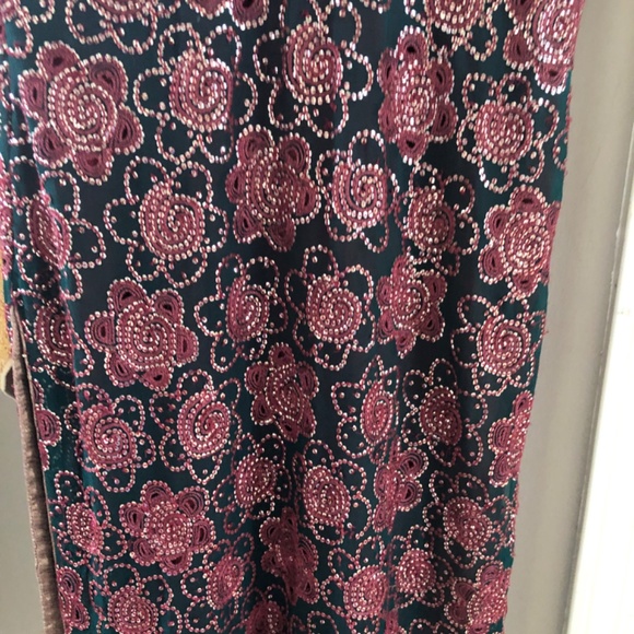 Beautiful Indian Pakistani suit - Picture 8 of 9